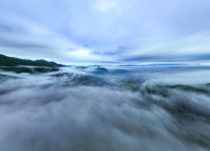 溫州雨后現(xiàn)平流霧景觀